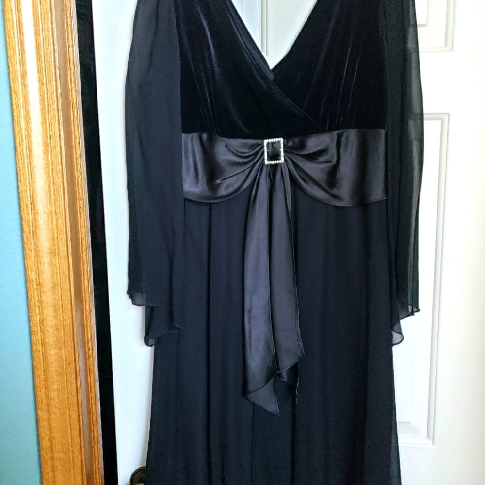 Coldwater Creek black dress size 12 with tags